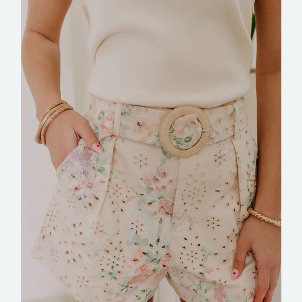 Floral Cream Women's Shorts